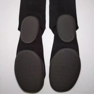 *SHIPS TODAY* Size 3 (11-13) - Yeezy Pods Black - YZY BRAND NEW